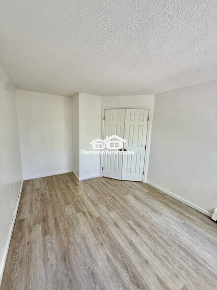 Building Photo - 7614 York Ave S