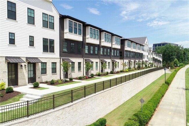 Building Photo - 6562 Beacon Dr