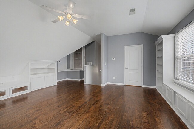 Building Photo - 1857 Woodland Pointe Dr