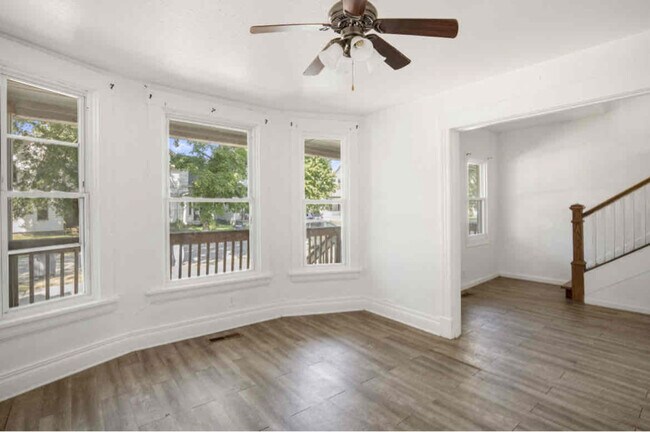 Building Photo - 705 Forsythe St