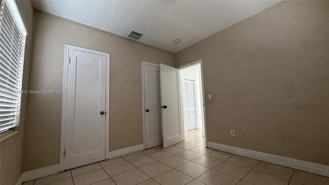 Building Photo - 3211 NW 19th Terrace