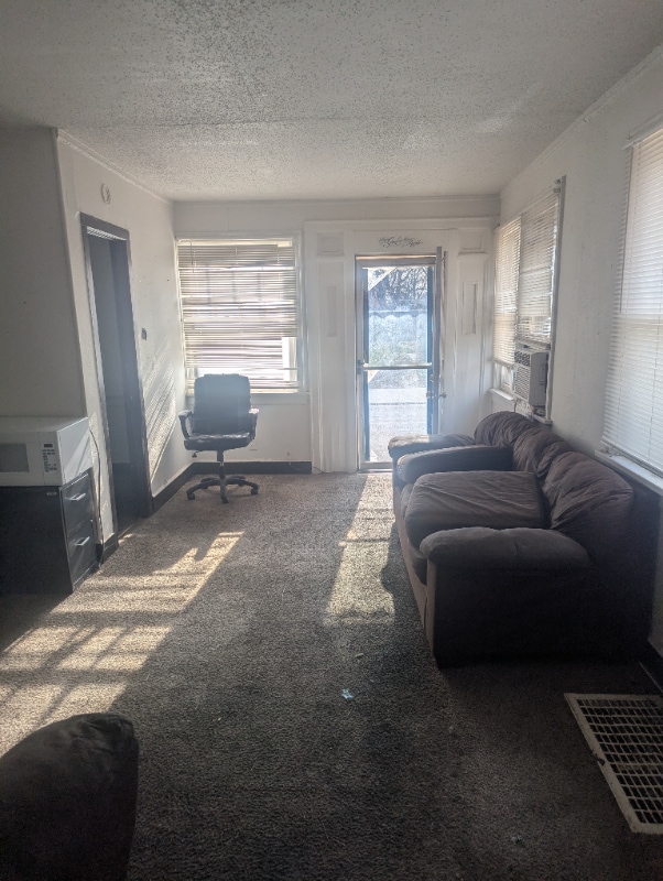 Building Photo - 2909 W Wyoming St