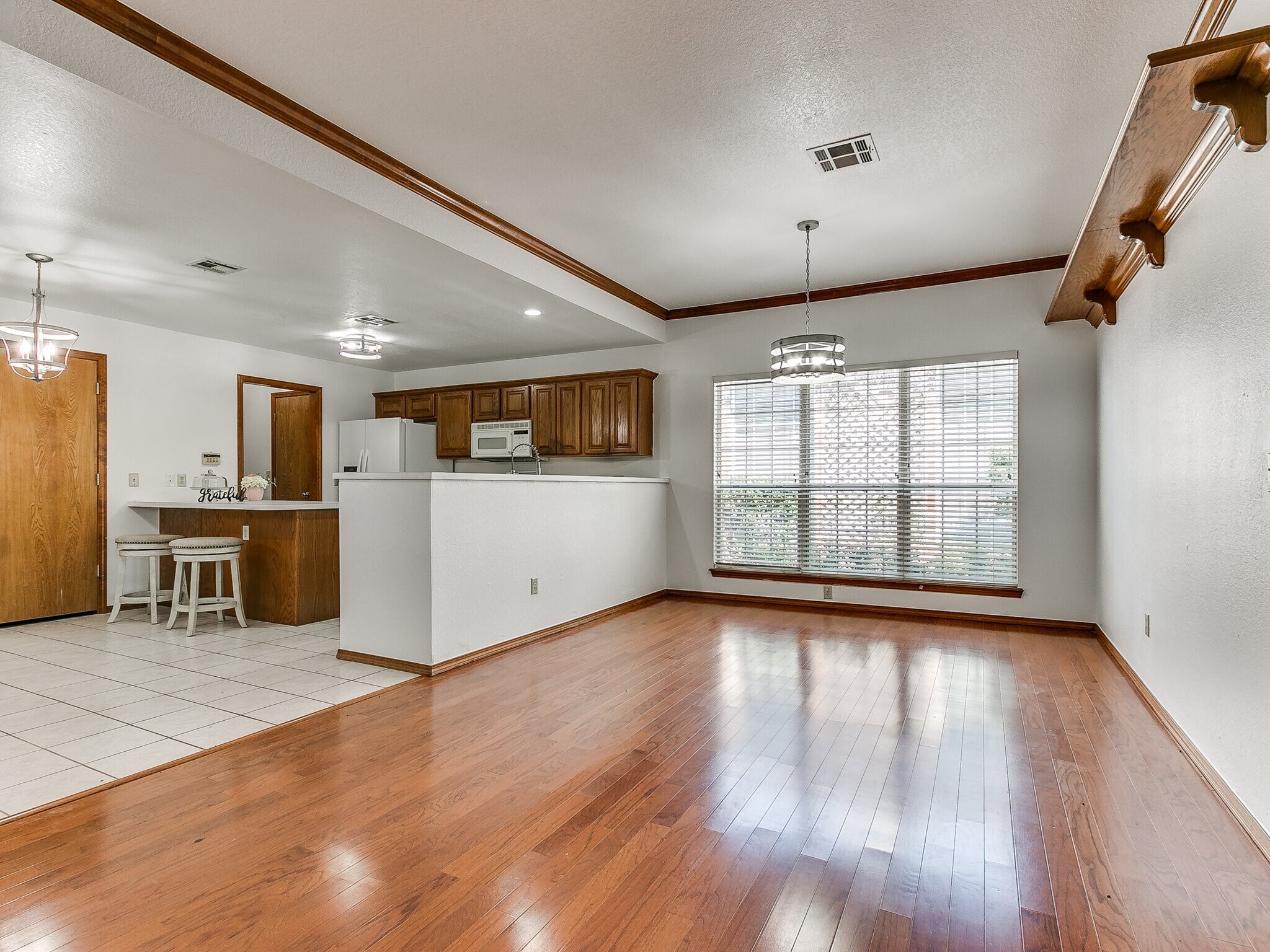 Building Photo - 6439 Masons Dr