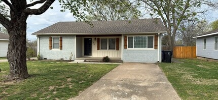 Building Photo - Welcome to your new charming 3-bedroom, 1.5-bath home in Broken Arrow close to Main Street!