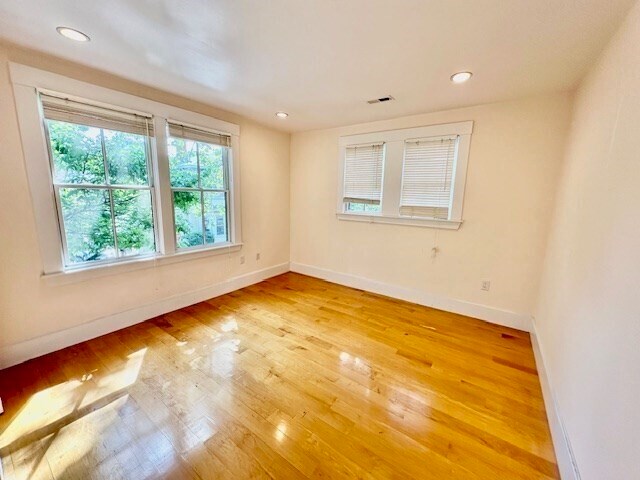 Building Photo - 408 Putnam Ave