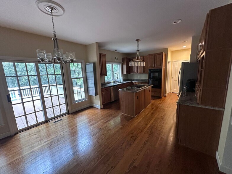 Building Photo - 10205 Chinkapin Dr