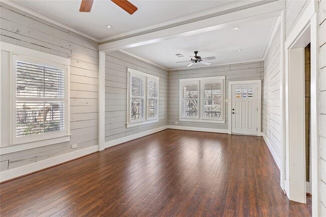 Building Photo - 809 Woodrow St