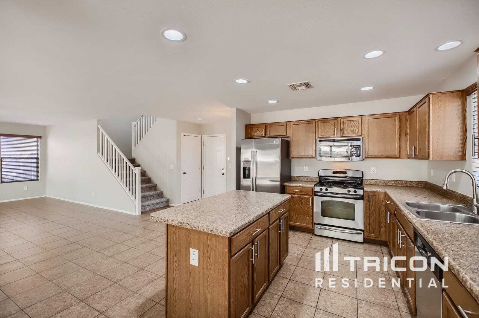 Building Photo - 40352 W Novak Ln