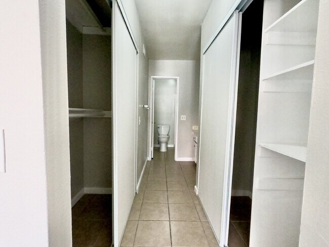 Building Photo - 3 BEDROOM CONDO | COMMUNITY POOLS + WALKING TRAILS | CENTRAL LAS VEGAS LOCATION