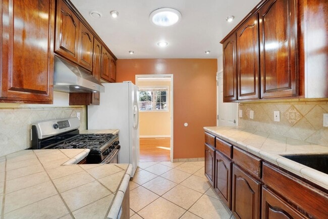 Building Photo - 663 Los Padres Blvd