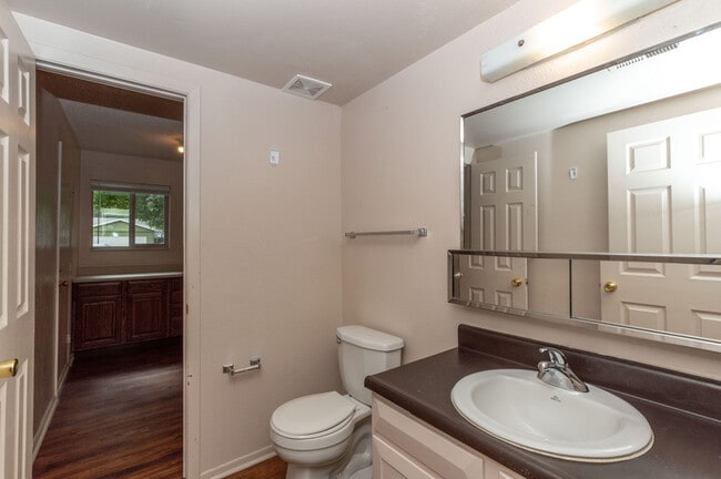 Building Photo - 6674 Braun Ct