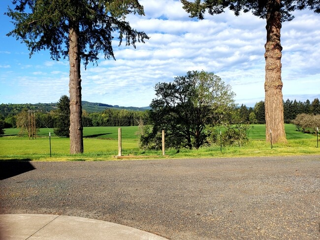 Building Photo - 28450 Pleasant Valley Rd