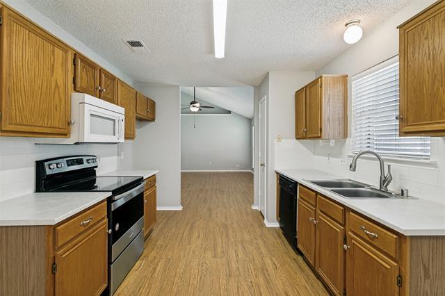 Building Photo - 10820 Pebblecreek Ct