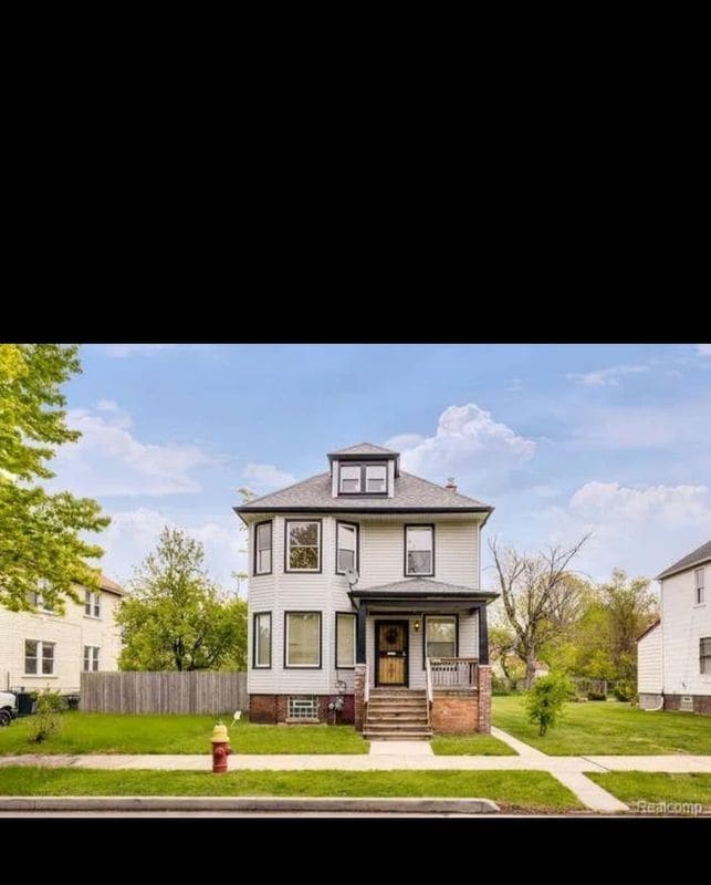 Building Photo - 2244 Parker St
