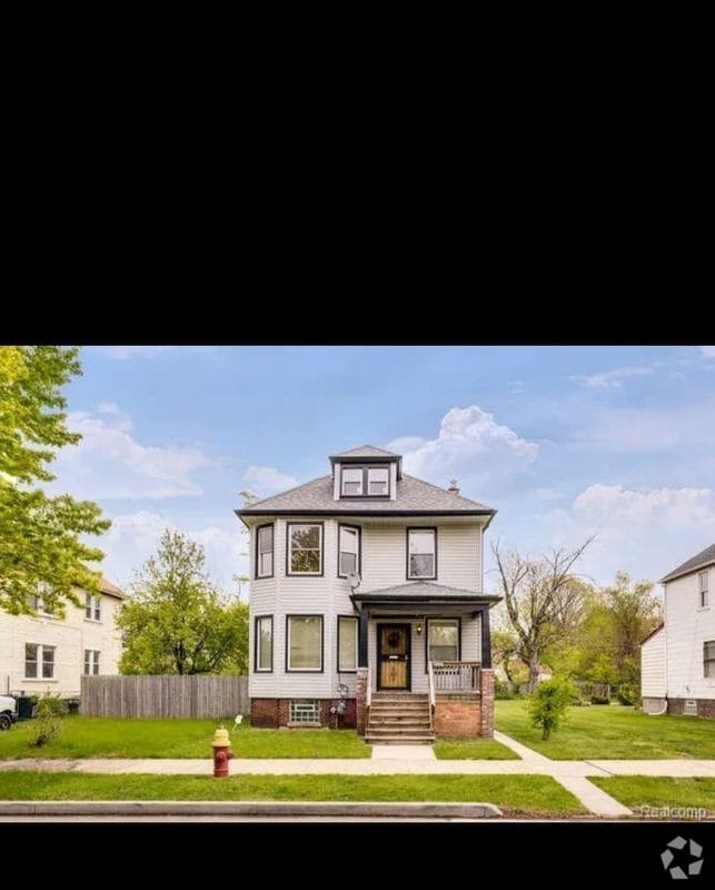 Building Photo - 2244 Parker St