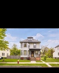 Building Photo - 2244 Parker