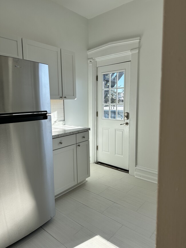 Kitchen - 322 W James St