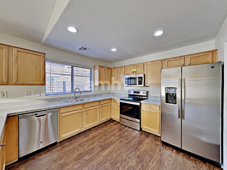 Building Photo - 13984 N 134th Dr