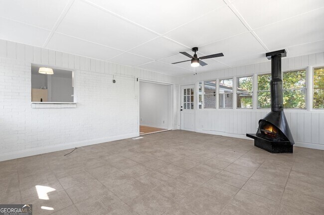 Building Photo - 2958 Harcourt Dr