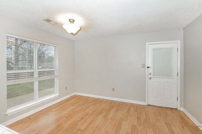 Building Photo - 5850 Waverly Dr