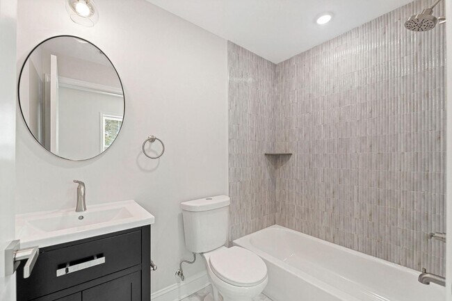 Building Photo - 2341 N College Ave