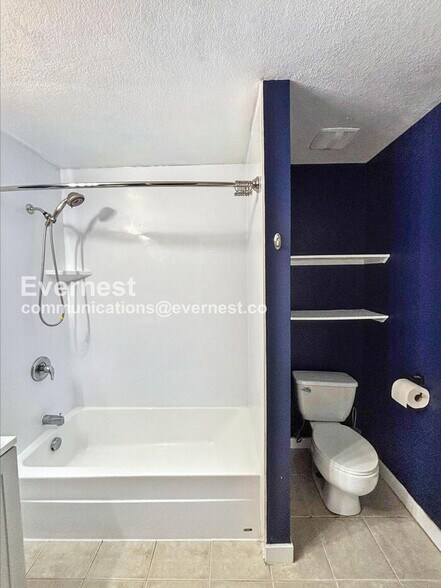 Building Photo - 1613 Depew St