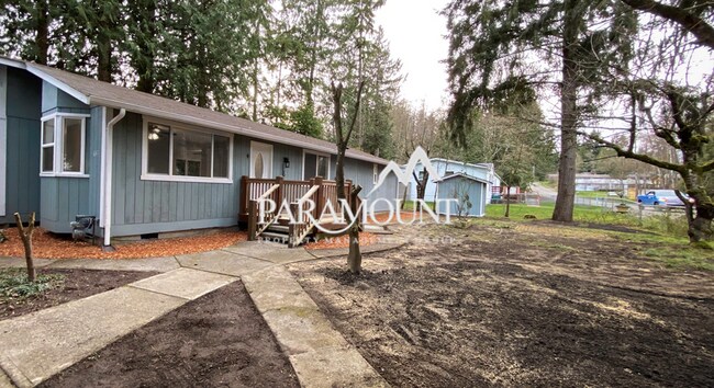Building Photo - Bright and Modern 2 Bed with Large Bonus Room/Den!