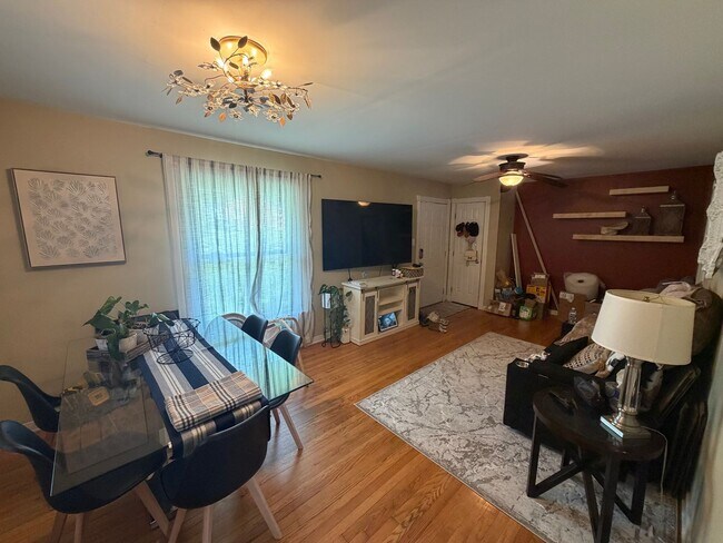 Building Photo - 7715 Durvin Dr