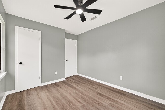 Building Photo - 8666 Candy St