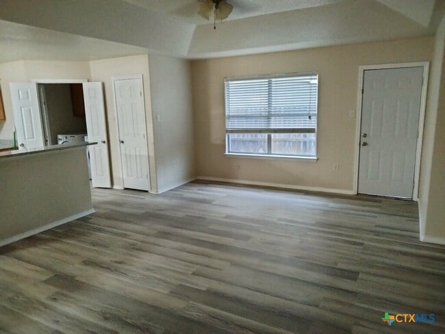 Building Photo - 3413 Rob Roy St