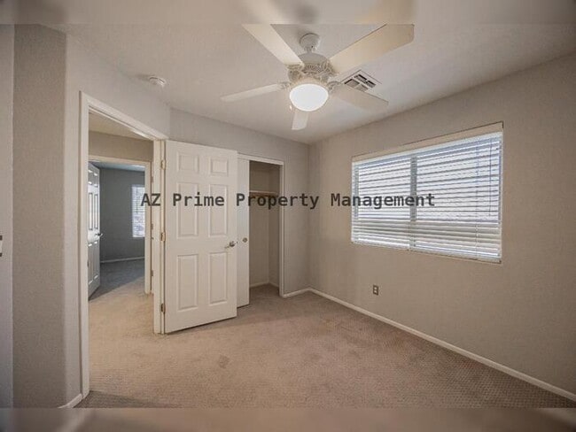 Building Photo - 873 W Tremaine Ave