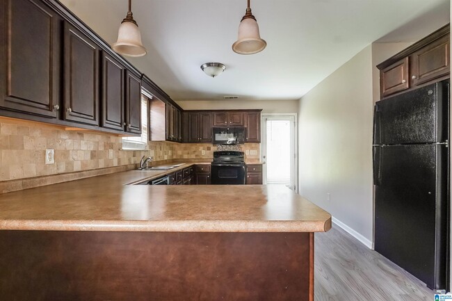 Building Photo - 568 Fox Run Cir