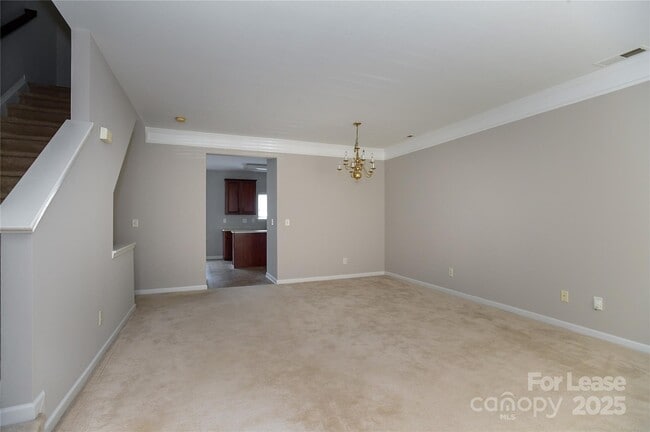 Building Photo - 332 Rock Ridge Ln