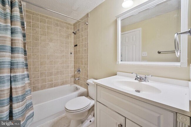 Building Photo - 7459 Aspenpark Rd