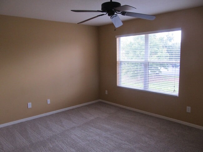 Building Photo - GREAT 3 BDRM 2-1/2 BATH WITH 1 CAR GARAGE ...