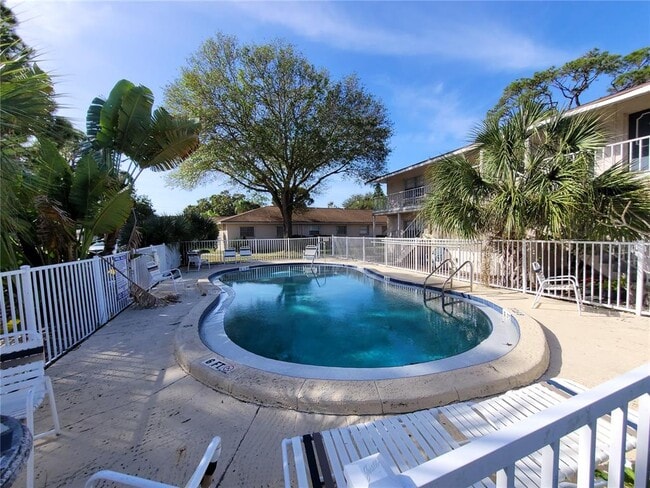 Building Photo - 201 Northwest Jefferson Cir N