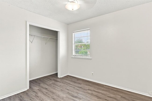 Building Photo - 5700 Cherry Park