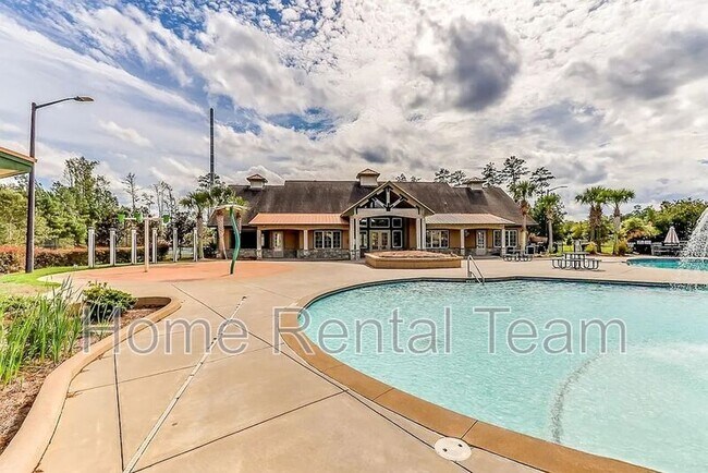 Building Photo - 113 Fenway St