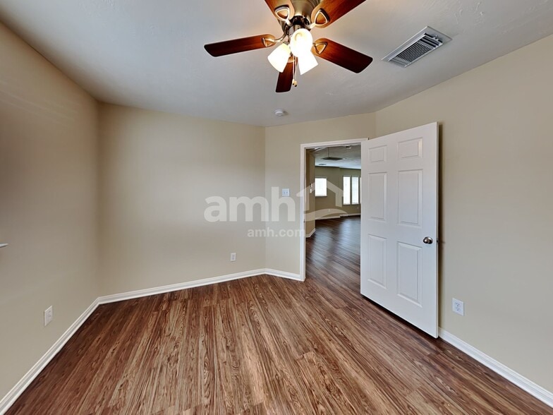 Building Photo - 4919 Chase Wick Dr