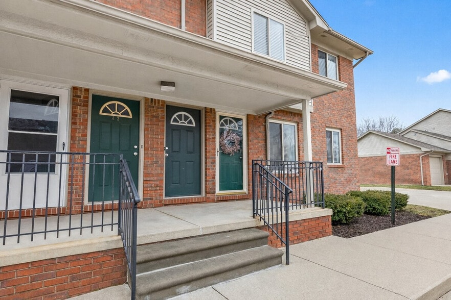 Building Photo - 18530 E 14 Mile Rd