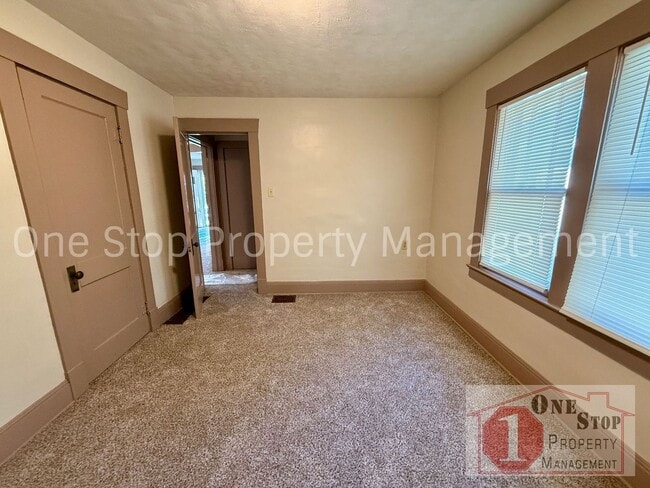 Building Photo - 3-Bedroom, 1.75-Bathroom home in Independence