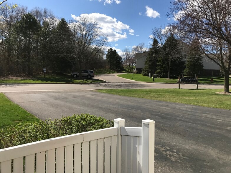 Building Photo - 14179 Plymouth Ave