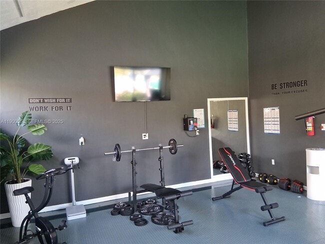 Building Photo - 2571 Aragon Blvd