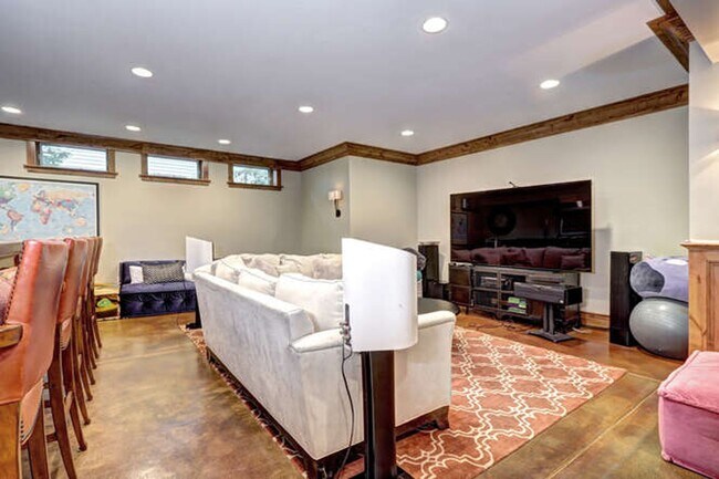 Building Photo - Beautiful Luxury Home Available in Boulder