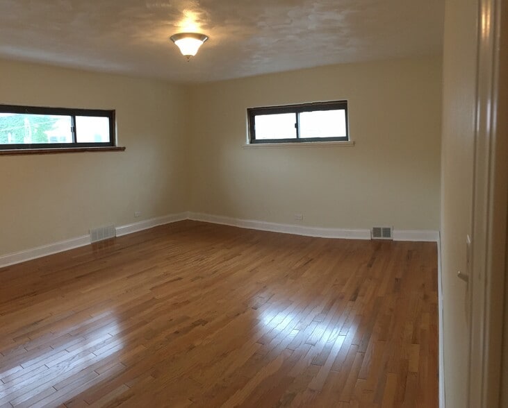 Bedroom - 4842 Hatfield St