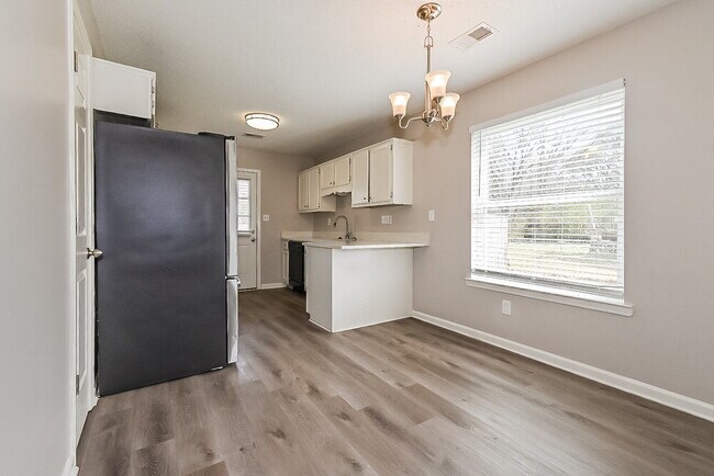 Building Photo - 6650 Black Oak Dr