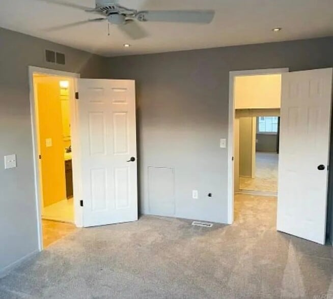 Building Photo - 15877 Cambridge Dr