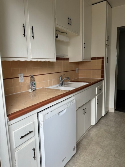 Building Photo - 601 Anderson St