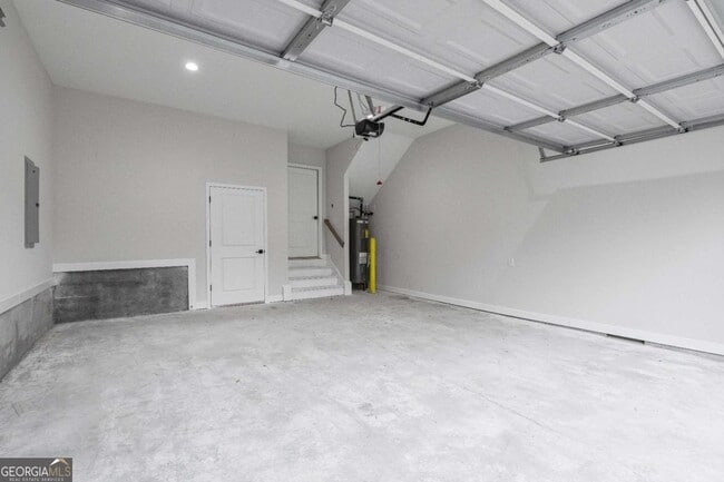 Building Photo - 124 Crest Pointe S