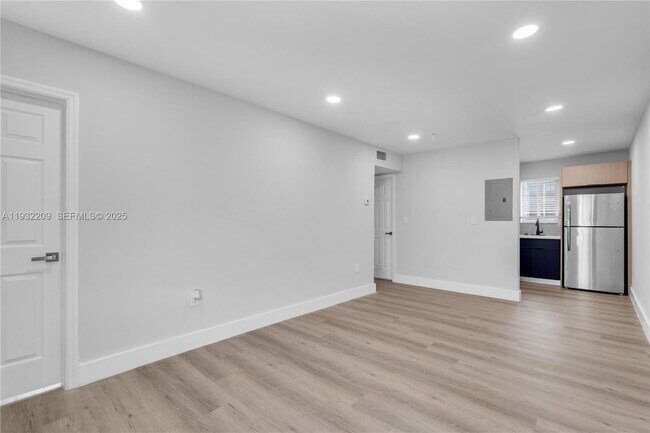 Building Photo - 560 NE 63rd St